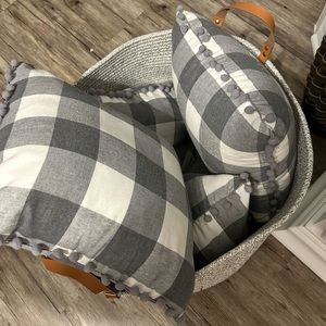 Jute basket leather handles with 4 plaid throw pillows- new but opened